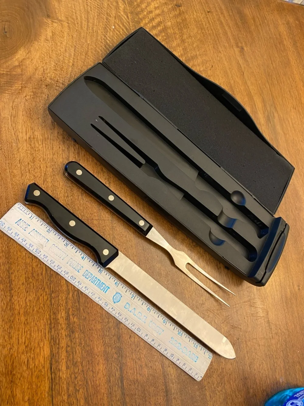 PAMPERED CHEF Carving Knife Fork Set
